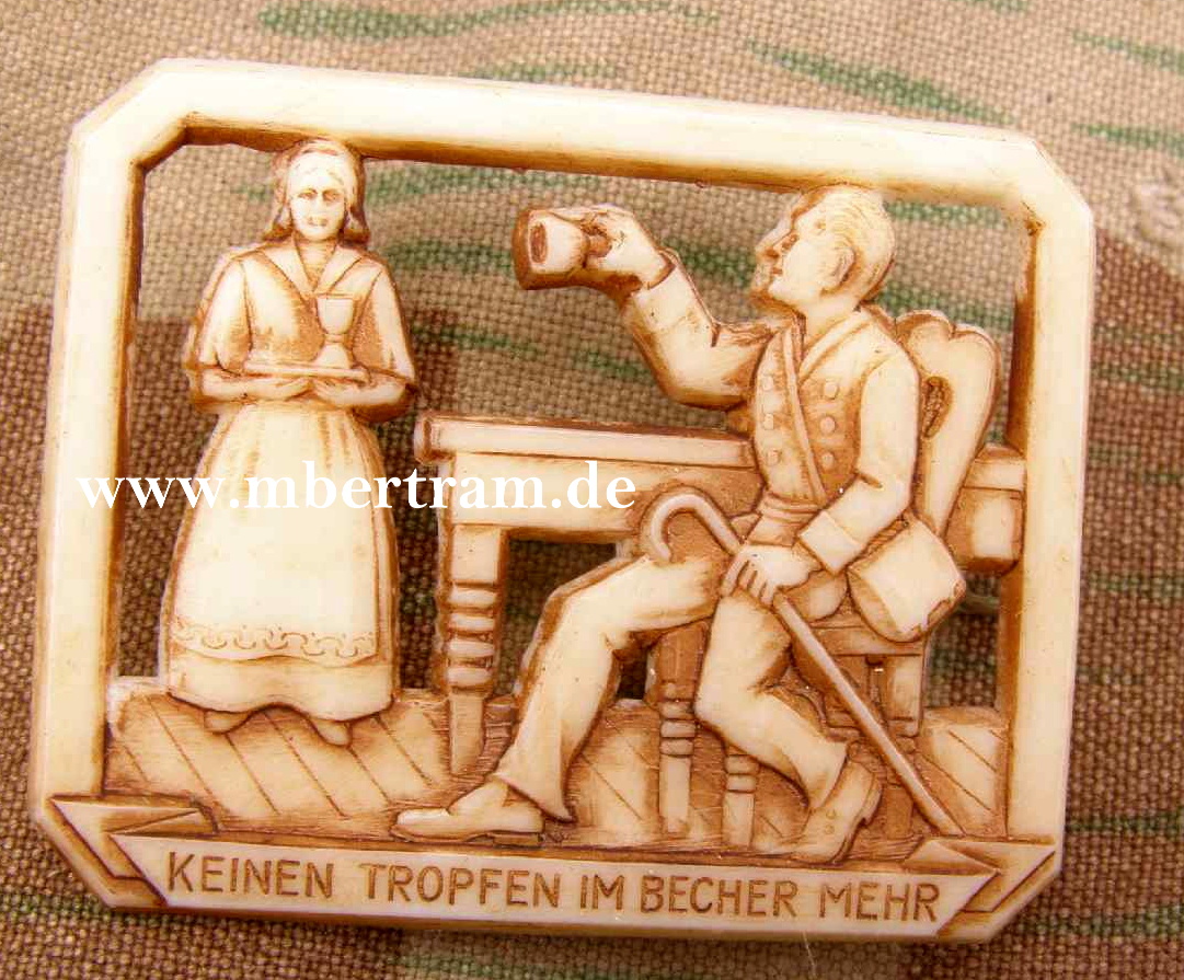 WHW Abzeichen " Kein Tropfen im Becher mehr" Kunststoffigur