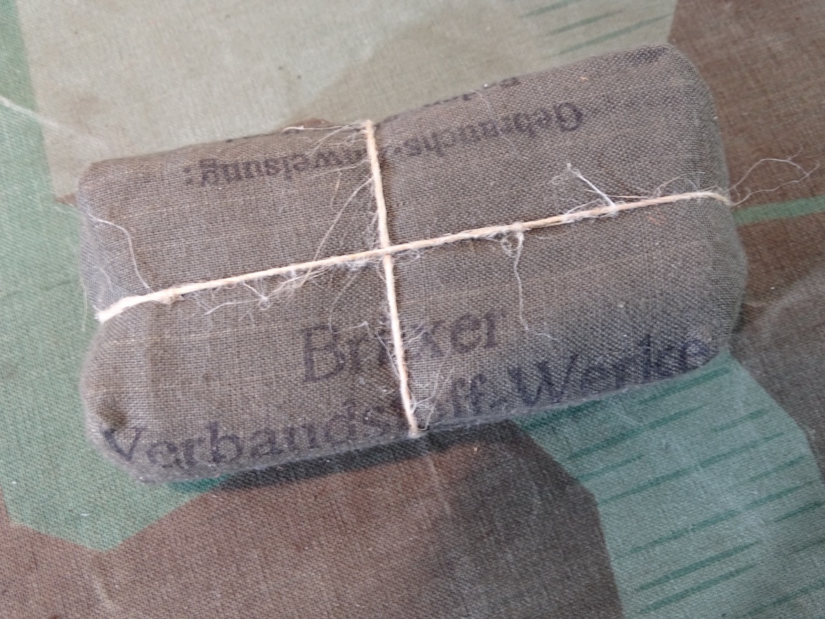 Großes Wehrmachts Verbandpäckchen, 1944, Brüxer Verbandstoff Werke
