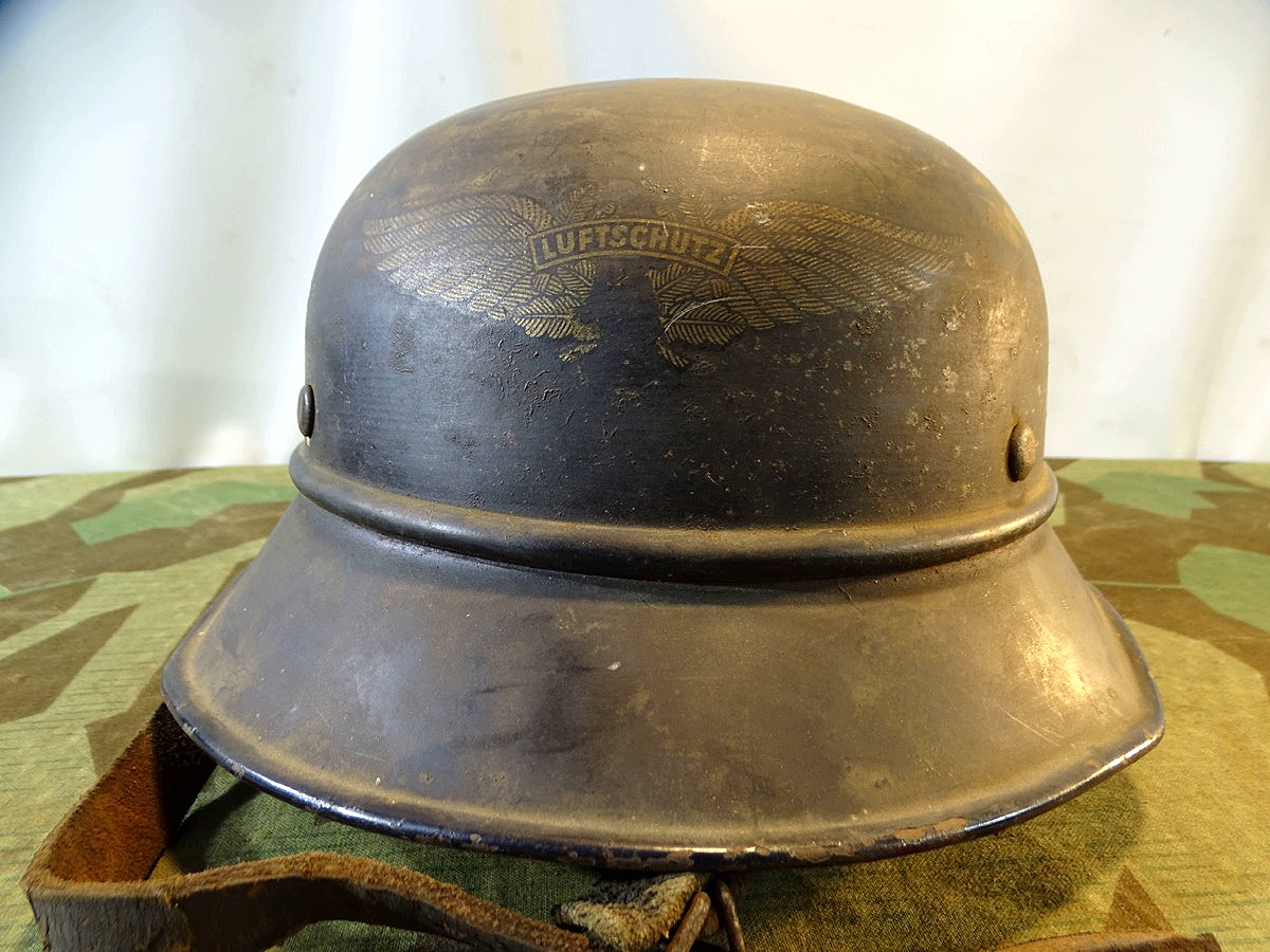 Luftschutz Stahlhelm, Farbe ca. 97% erhalten. RL 2 38/28 Hst.: Fa Paul Diener, Dresden