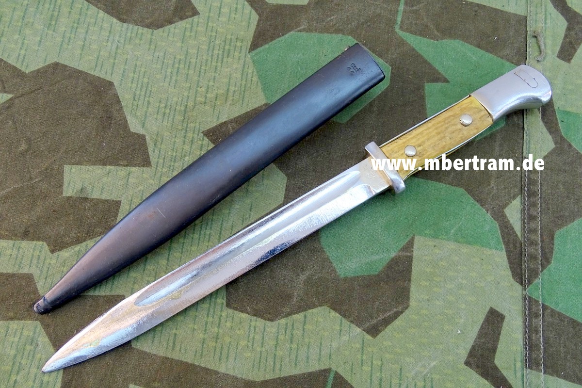 Verchromtes Extra Bajonett SG 84/98, cof 43, Horn Griffschalen, Repro Scheide