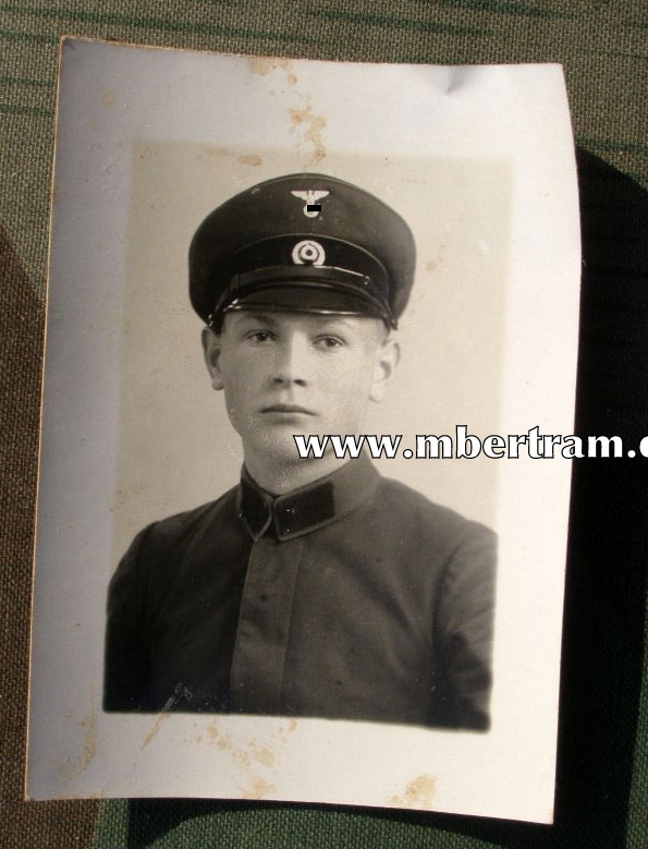 Portraitfoto Reichspost Angestellter, frühe Schirmmütze
