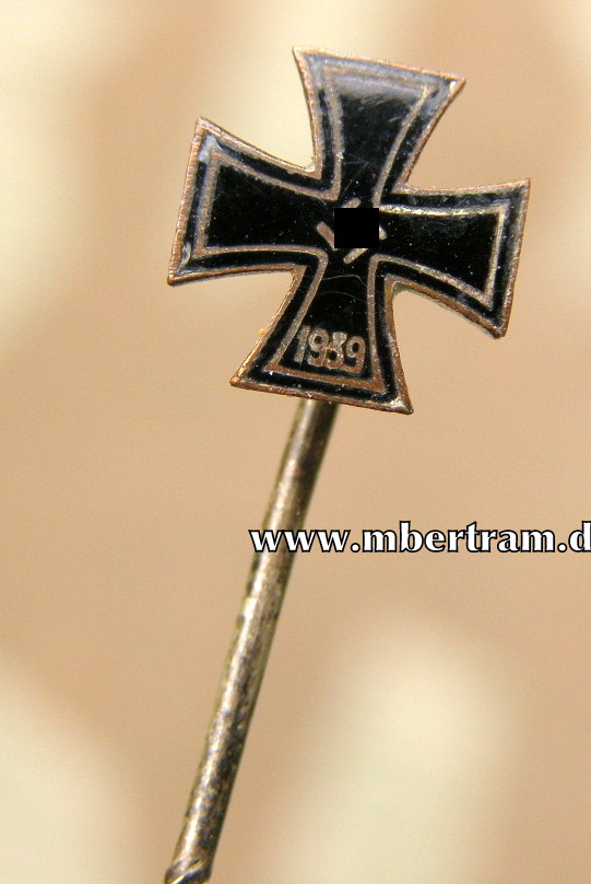 Miniatur des Eisernen Kreuzes 1. Klasse 1939, emailliert, 9 mm