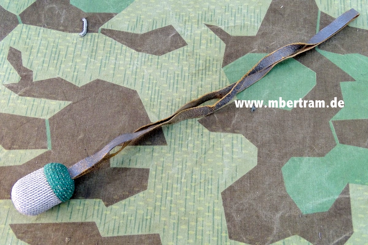 WH Faustriemen für Säbel der Schützen- u. Kavallerieregimenter, Kopf grün / silbern