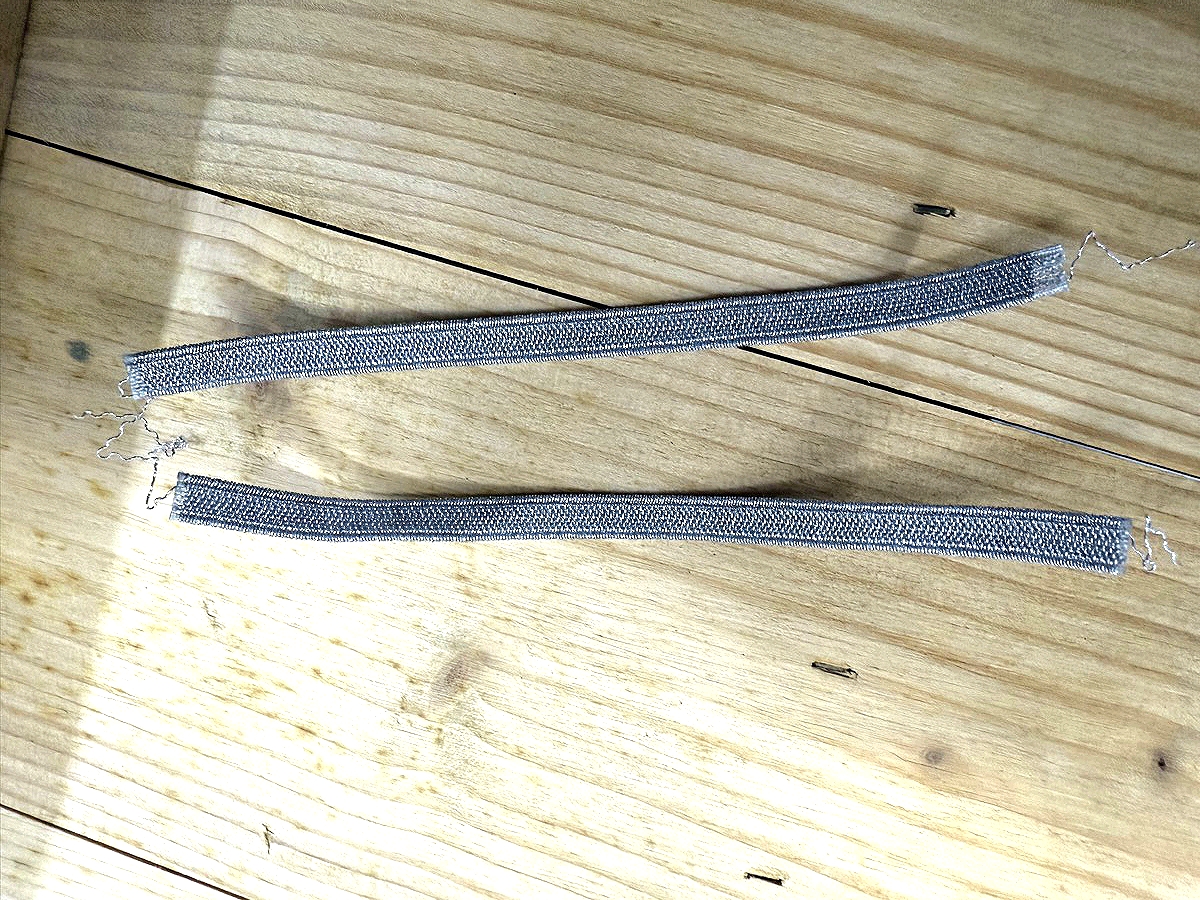 2 Stück 10 cm Litze für ein Paar Kragenspiegel der Luftwaffe / Feldwebel
