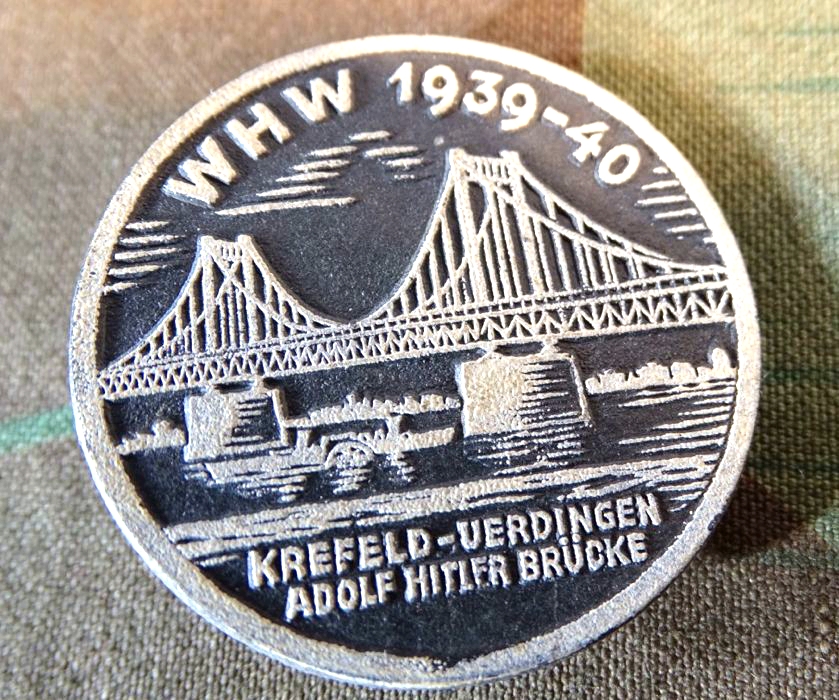 Anstecker /WHW Abzeichen, 1939-40 " Adolf Hitler Brücke Krefeld Uerdingen"