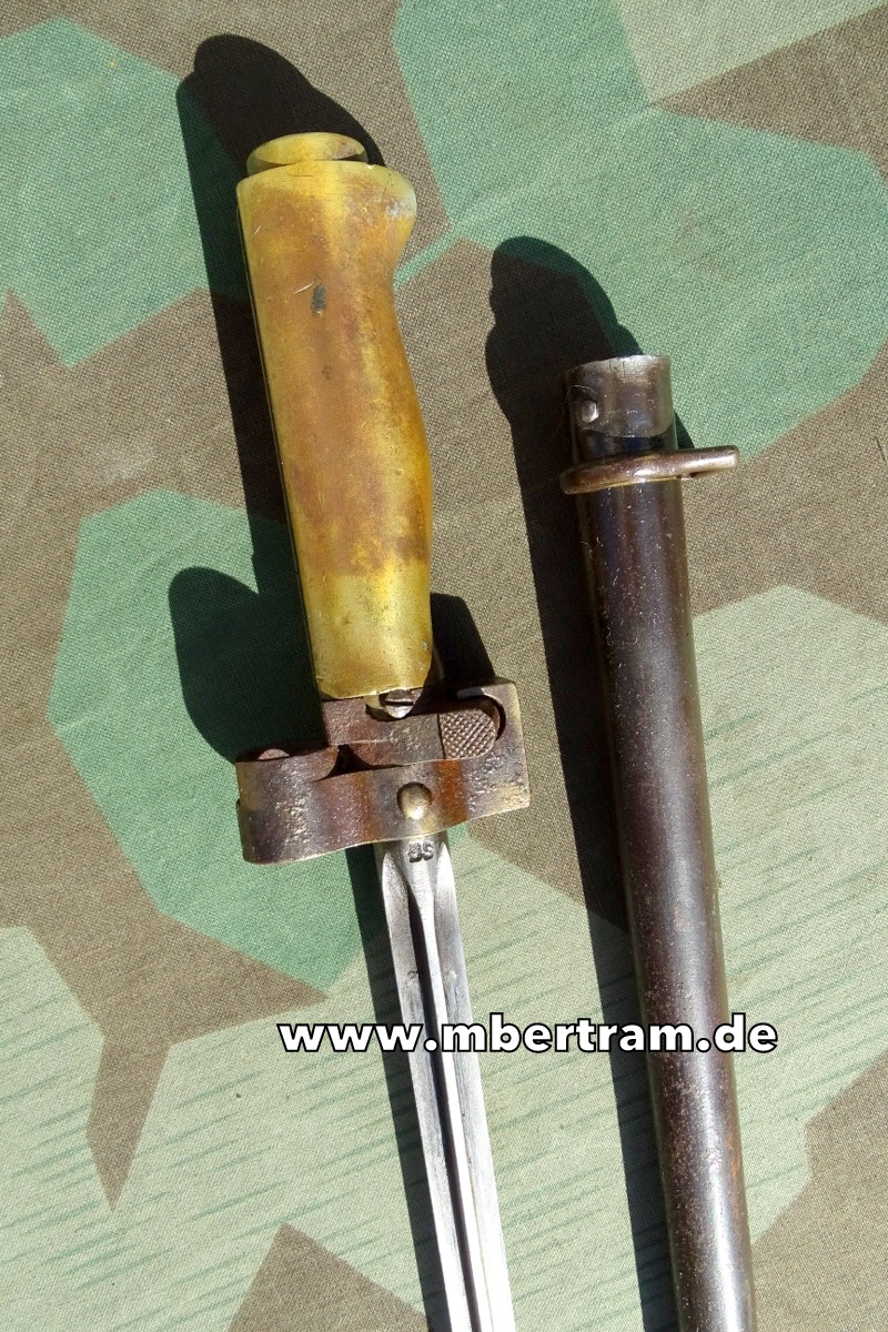 Frankreich Lebel Bajonett M 1886/15, 4-kannt Klinge, verschraubter Messinggriff