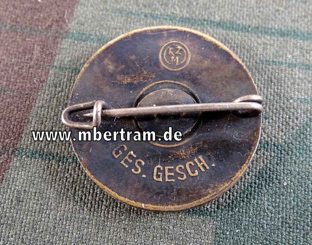 Replik: NSDAP Sympatieabzeichen " Deutschland erwacht 1933" Buntmetall