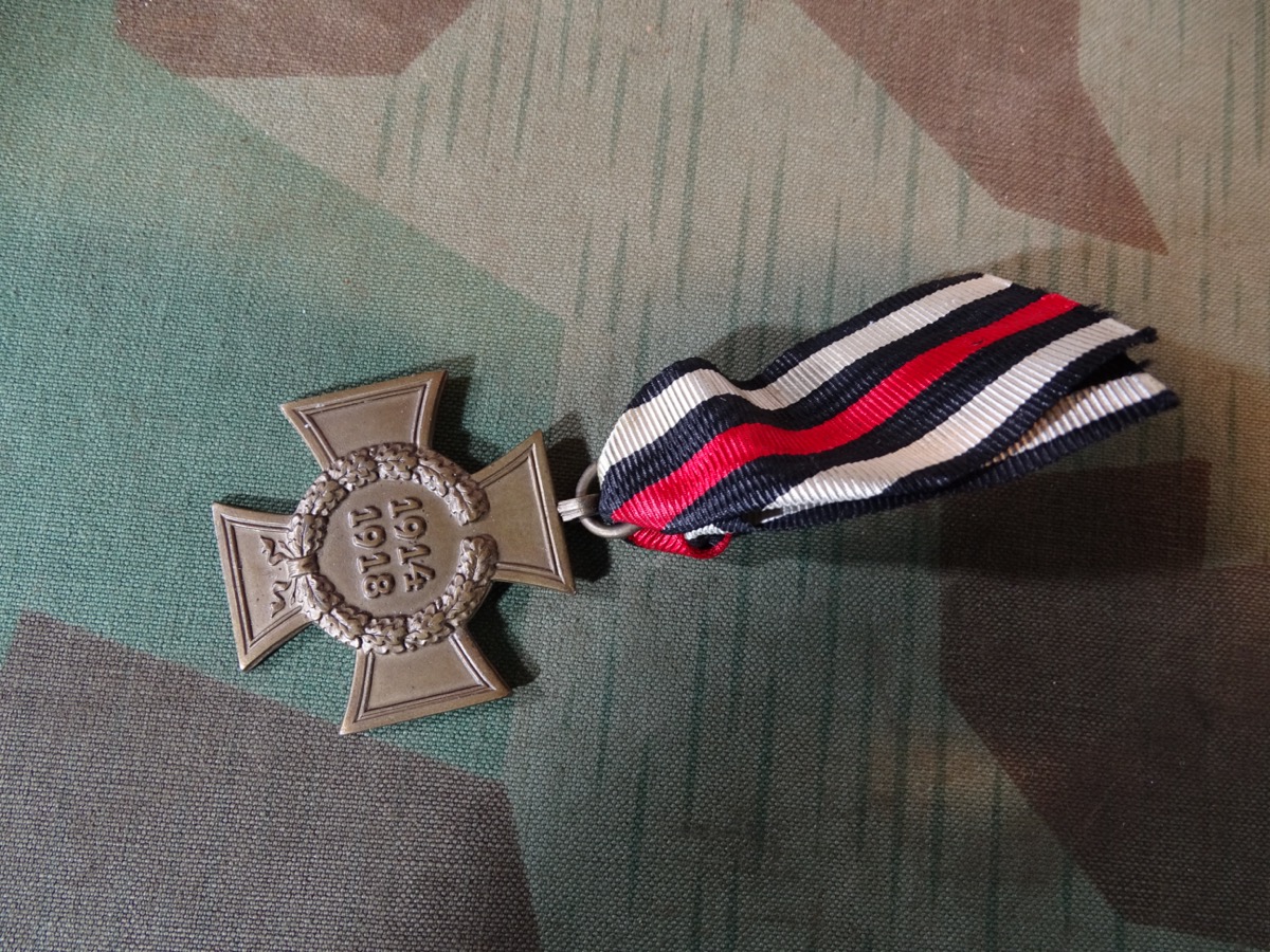 Ehrenkreuz für Kriegsteilnehmer 1914/ 1918  Hersteller CW-Carl Wild Hamburg