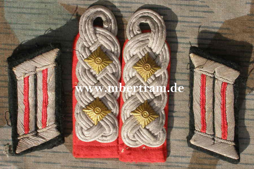 Paar Schulterklappen, Kragenspiegel, Oberst, WH Artillerie