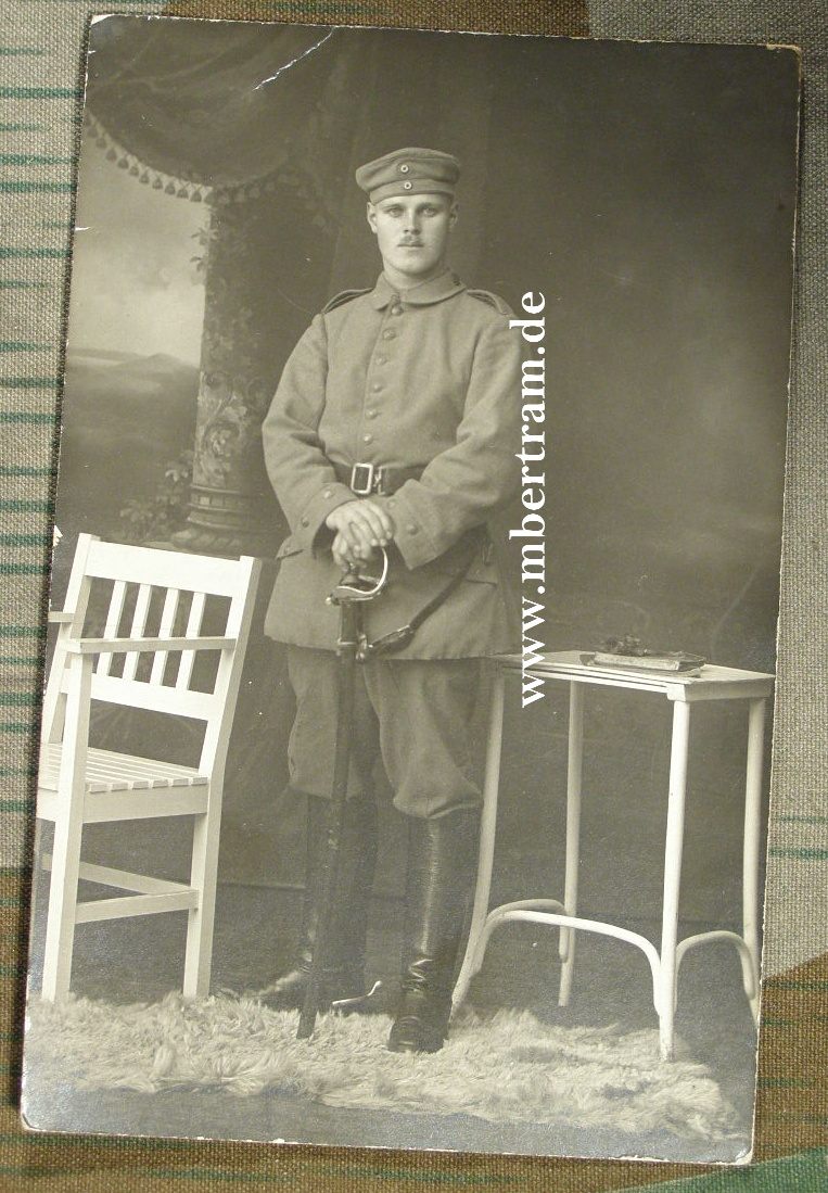 Kavallerist 1. WK, feldgrau, Kav. Stiefel, Sporen, Säbel M 52