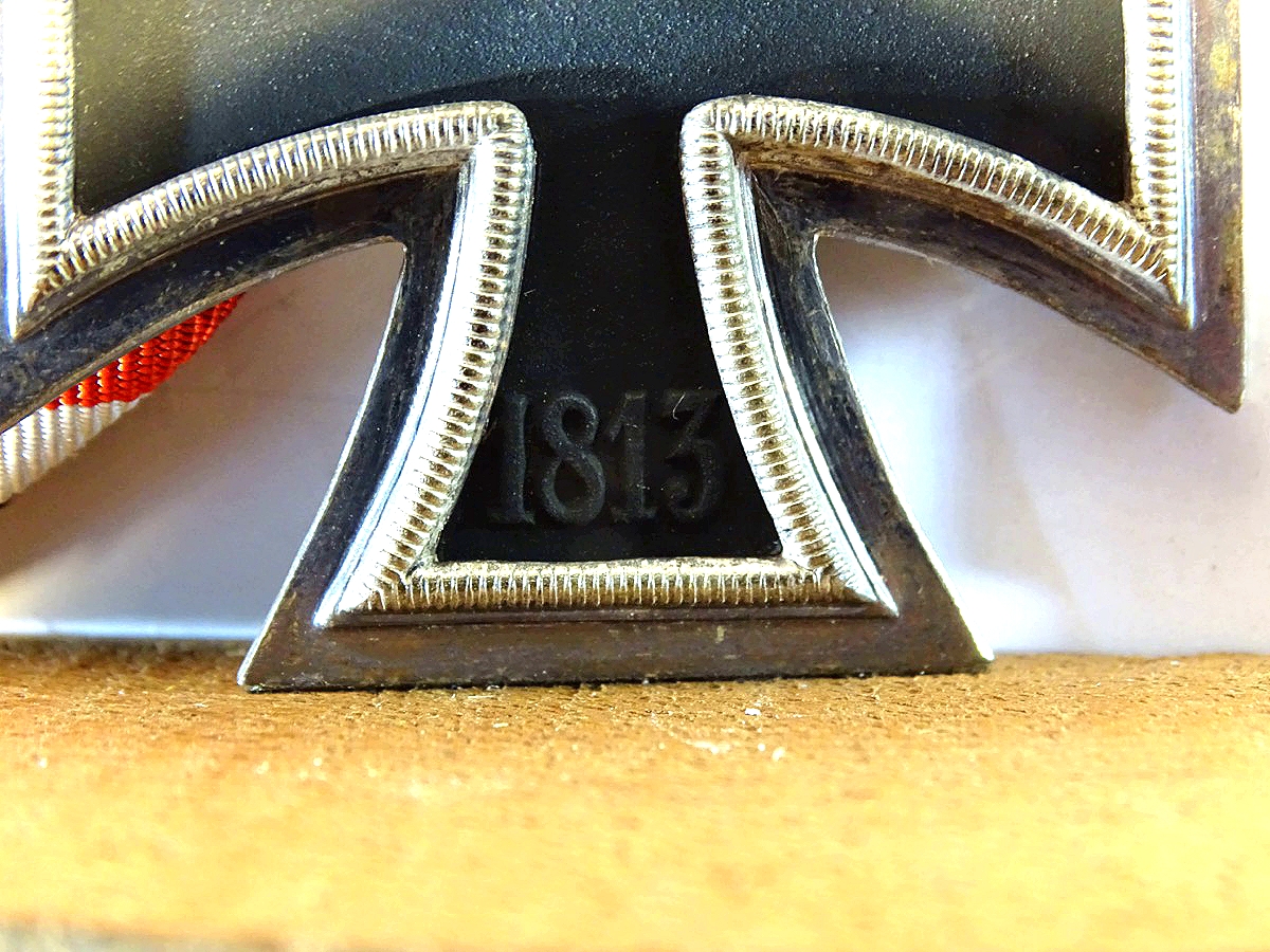 Eisernes Kreuz 2. Klasse 1939 mit Band, Herstellermarke 24, sehr schöne Erhaltung