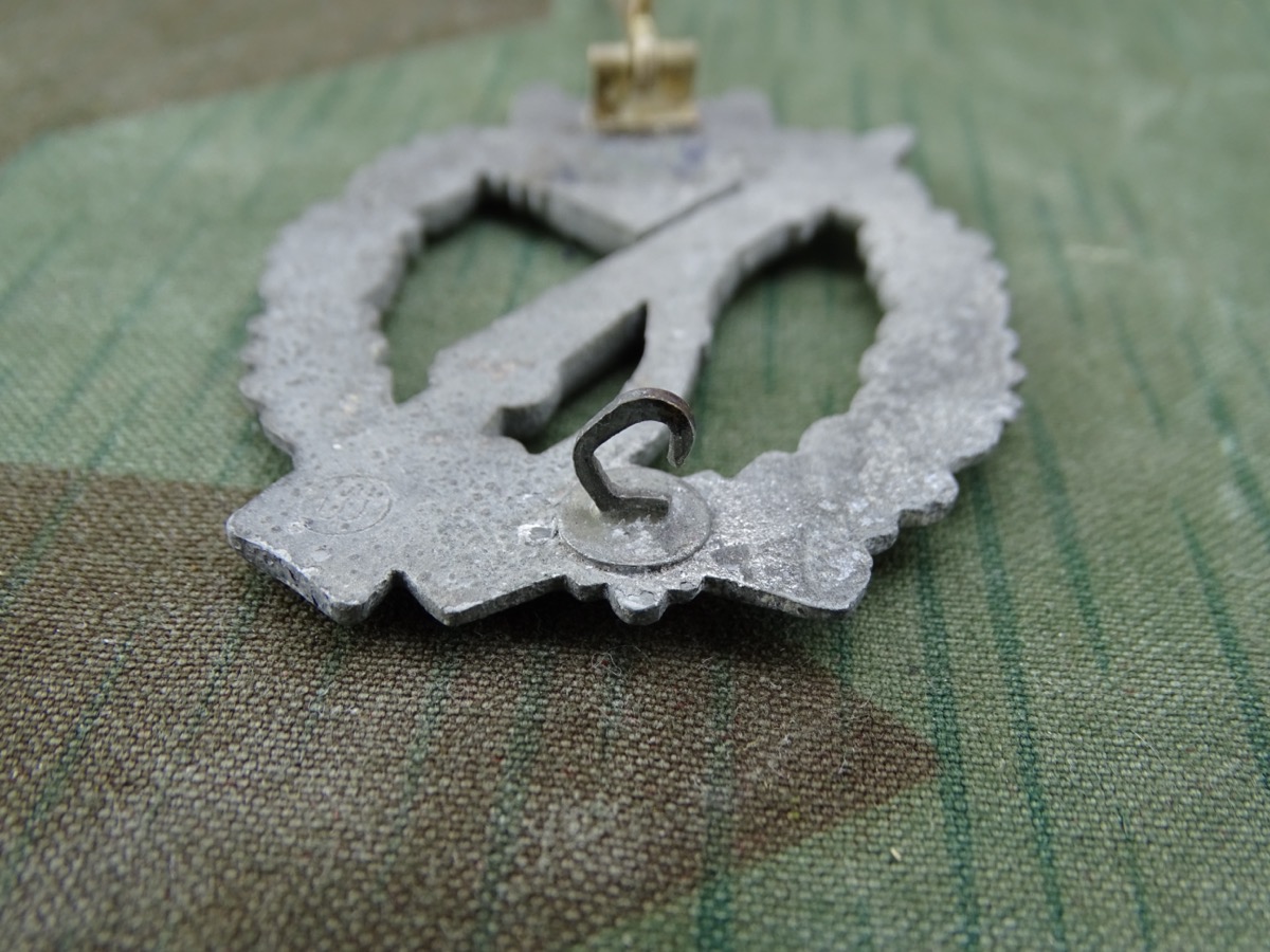 Infanterie Sturmabzeichen in silber, Feinzink, Hst. Marke "ÜÜ" (E.Ferd.Wiedmann)