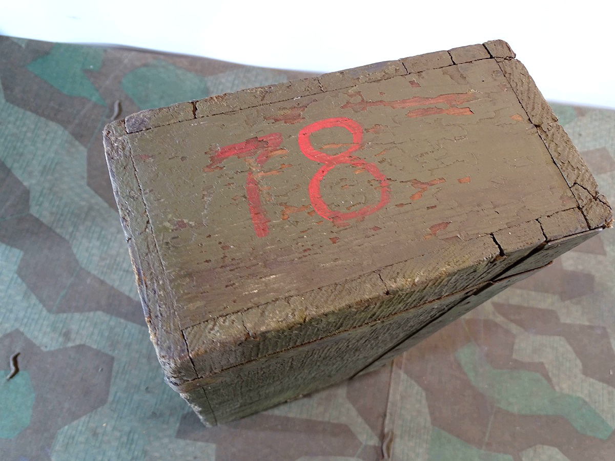 20641-13 Holz Patronenkasten / Gurtkasten MG Schwarzlose mit Gurt, 1. Weltkrieg