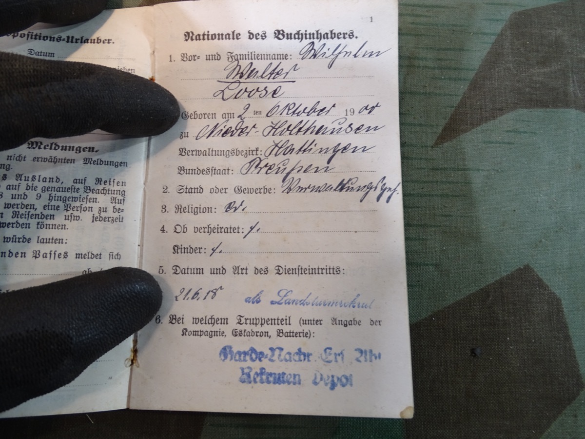 2 Wehrpässe 1. u 2. Weltkrieg mit 2 Hüllen u. Urkunde Ehrenkreuz f. Frontkämpfer 2 Wehrpässe 1. u 2. Weltkrieg mit 2 Hüllen u. Urkunde Ehrenkreuz f. Frontkämpfer