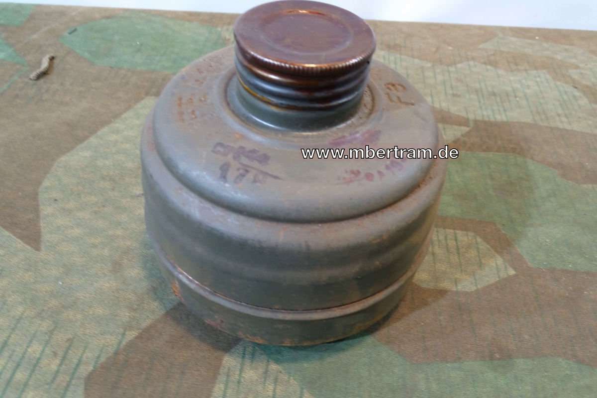 Standart Wehrmachts Gasmasken Filter FE 41 mit beiden Kappen, unbenutzt
