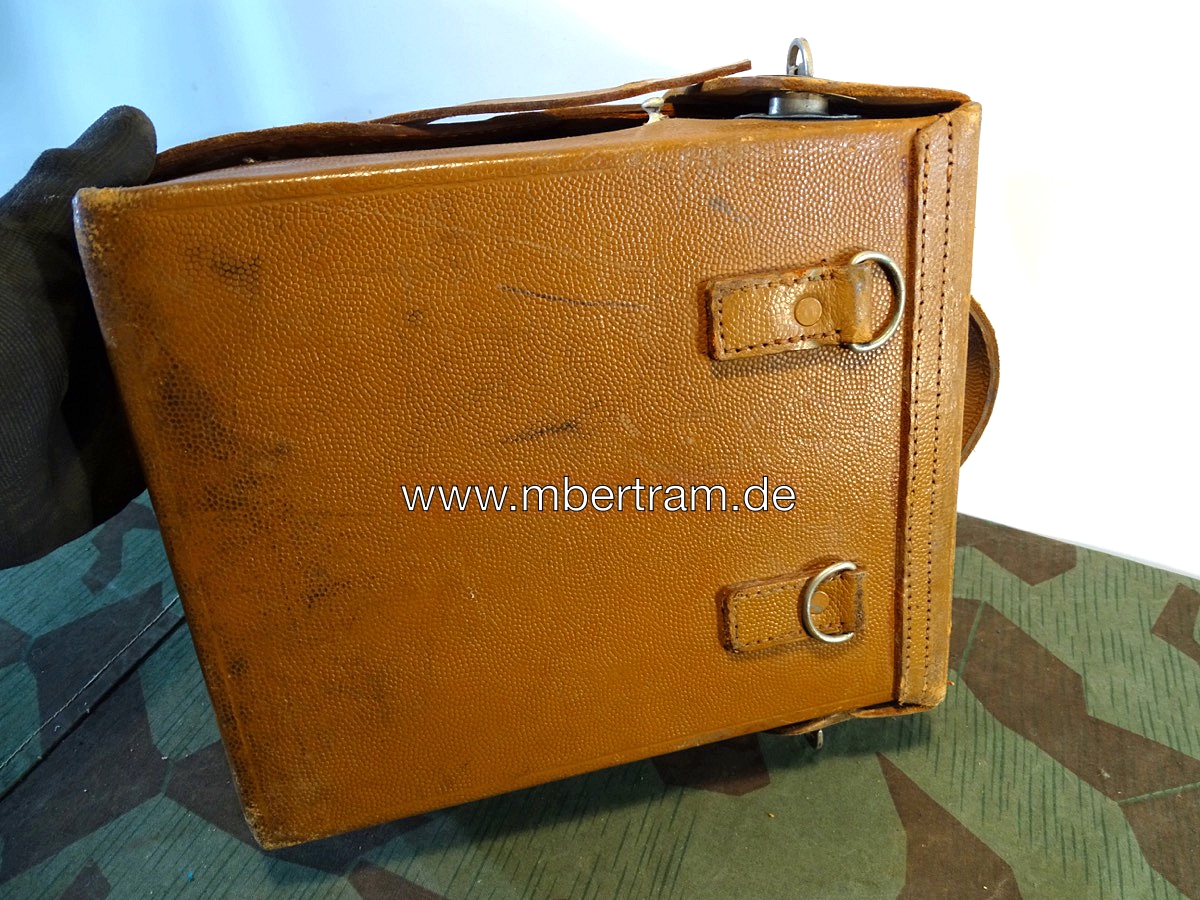 Frühe Bundeswehr Sanitäts Tasche Arzt aus braunem Leder 1962