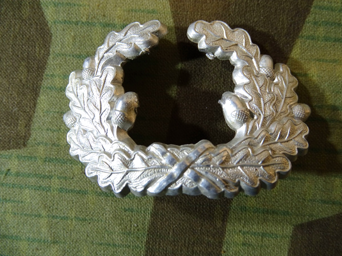 Aluminium Mützeneichenlaub Wehrmacht Heer, 2 von 3 Splinten