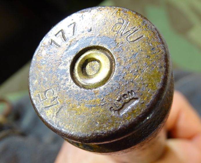 Deko-Patrone 2 cm Flak 38, lackierte Stahlhülse avu 1945!! , Eisenzünder, Ladungssäckchen