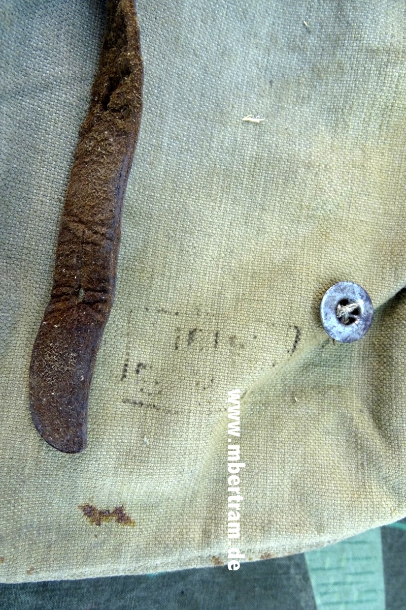 17649-8 Brotbeutel 1. Weltkrieg mit Trageriemen, schön gestempelt : "B.A.V 1915"