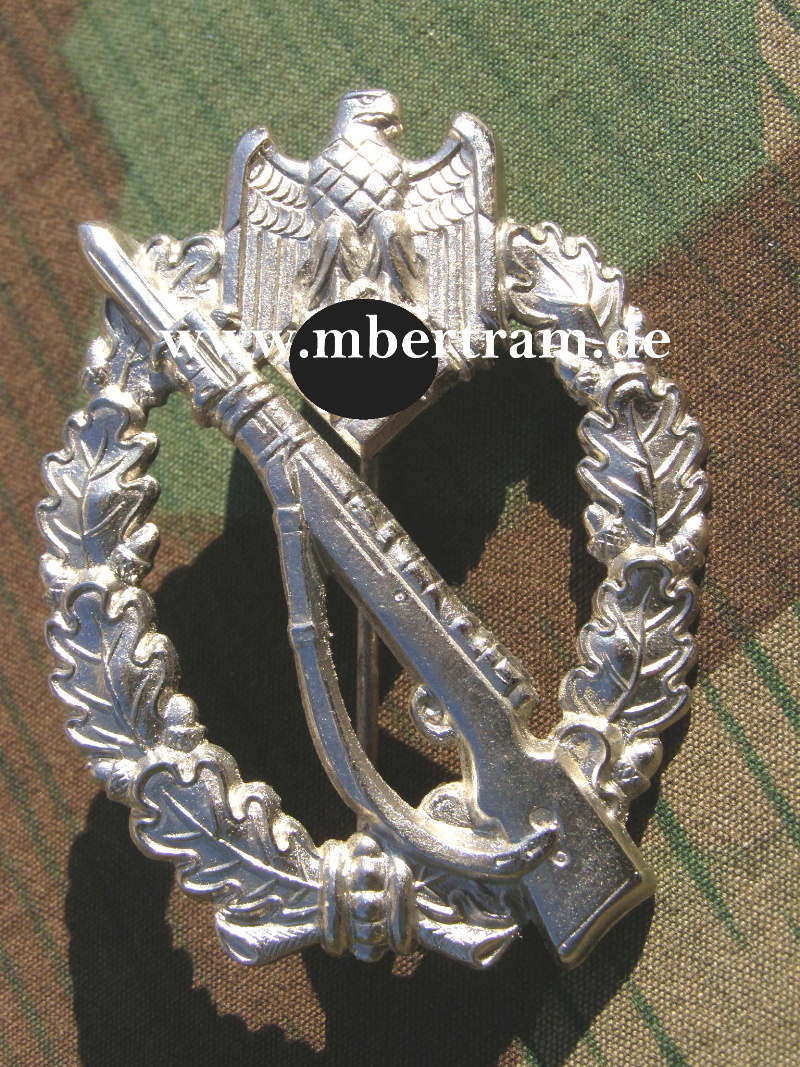 INFANTERIESTURMABZEICHEN IN SILBER, O. HERSTELLER