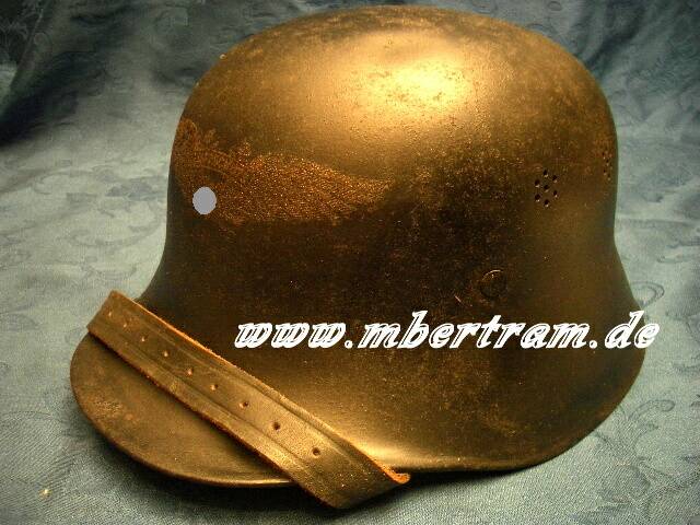 Luftschutzhelm, seltene Variante Österreichische Helmform