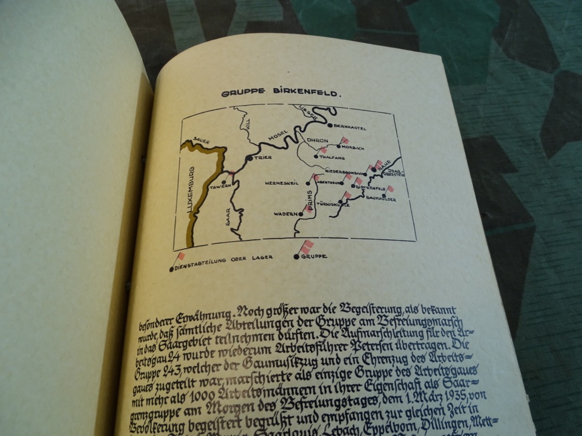 Gau Chronik über die Anfänge des Arbeitsgaues XXIV Mittelrhein. Seltenes und aufwendig gestalltetes Buch-