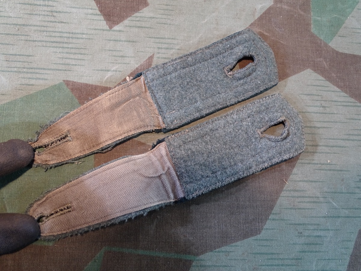 Paar frühe, spitze Schulterklappen Wehrmacht, Unteroffizier Infanterie