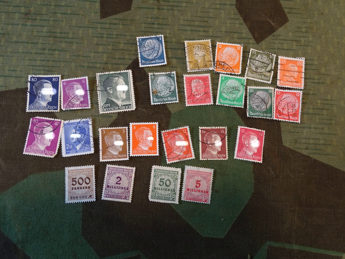 24 gelaufene Briefmarken 3. Reich, davon 8 mit Hindenburg, 10 mit A. Hitler