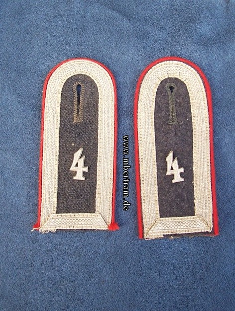 Luftwaffe Flak Rgt.4 Schulterklappen für einen Feldwebel
