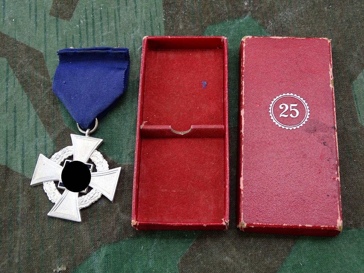 Treudienst Ehrenzeichen in Silber für 25 Jahre mit Verleihungs Schachtel