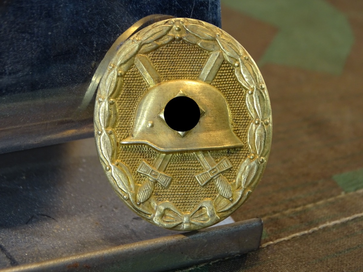 Verwundeten Abzeichen 1939 in gold, Buntmetall 