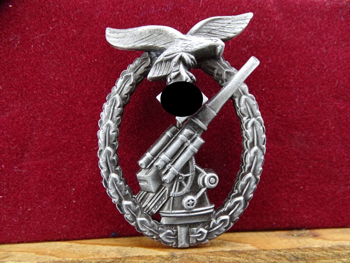 Kampfabzeichen der Flakartillerie der Luftwaffe / Flakkampfabzeichen, Feinzink, späte Fertigung um 1945