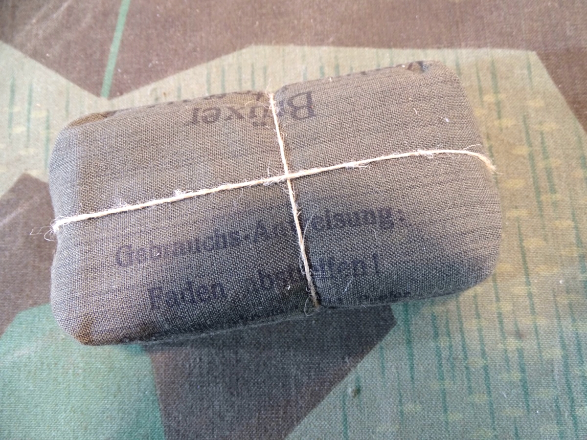Großes Wehrmachts Verbandpäckchen, 1944, Brüxer Verbandstoff Werke