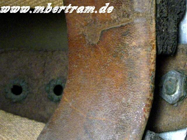 2575-12 England: Fallschirmjäger Helm "BMB 1943, Gr.7 1/8"