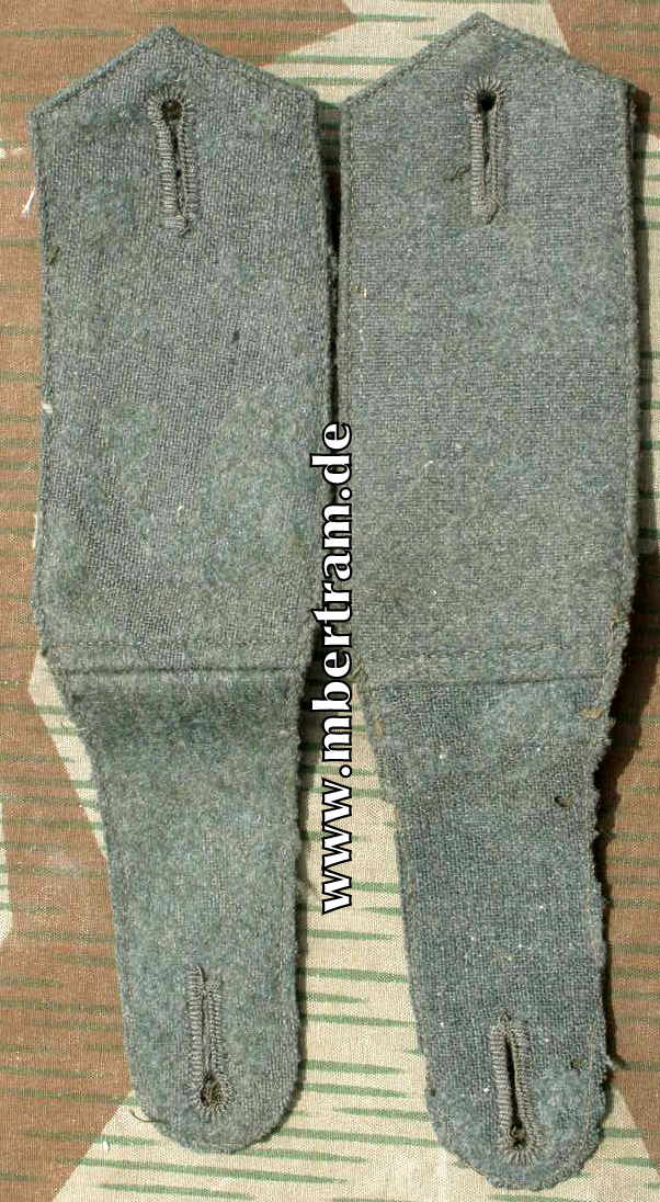Paar Schulterklappen für einen Matrosen feldgrau
