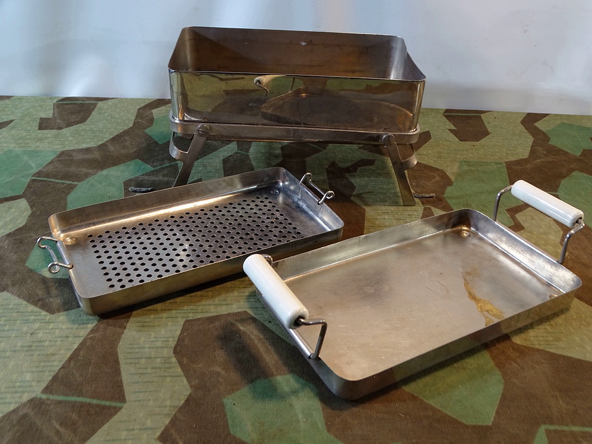 Klappbarer Instrumente Sterilisations Kocher für Sanitätseinheiten der Kriegsmarine mit Adler über M. 