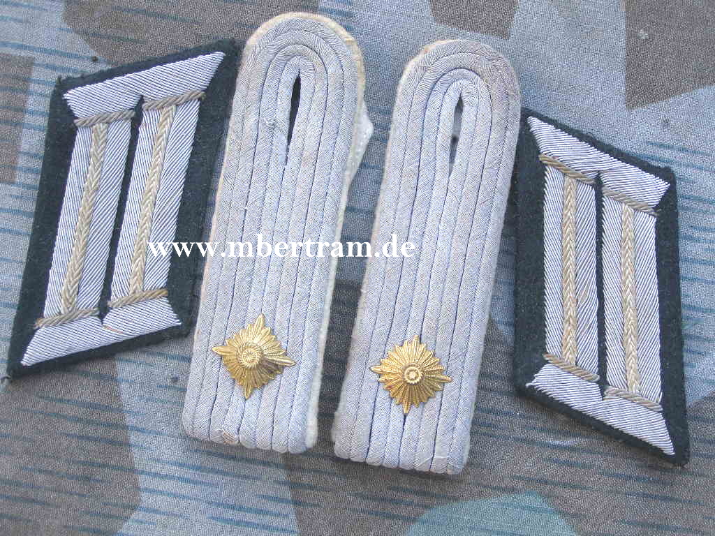 Paar Schulterklappen, Kragenspiegel, Oberleutnant, Infanterie