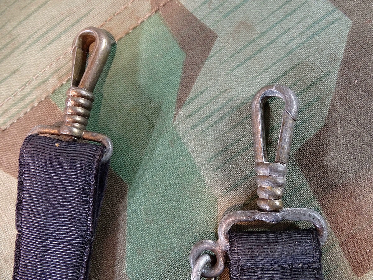 Gehänge zum Kriegsmarine Offiziersdolch, spätes Modell, Beschläge Zink vergoldet Gehänge zum Kriegsmarine Offiziersdolch, spätes Modell, Beschläge Zink vergoldet