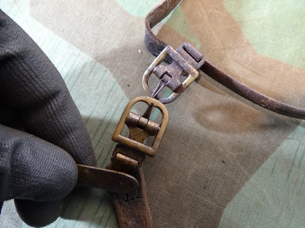 Paar Militär Sporen 1. / 2. Weltkrieg mit Schnalle Rädchen und Leder