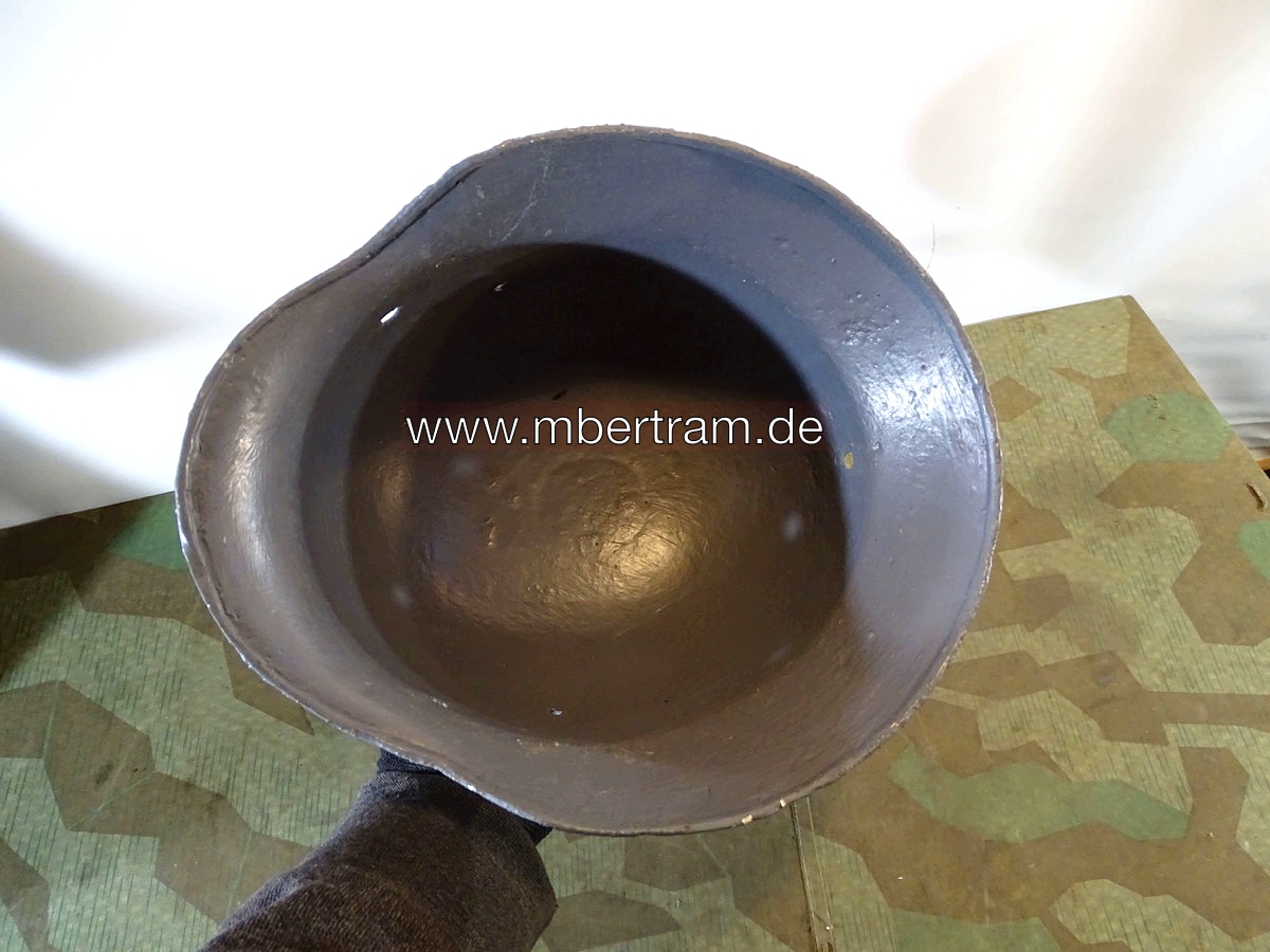 Wehrmachts Stahlhelm Glocke M 35 mit LW Adler 1. Modell. Restauriert