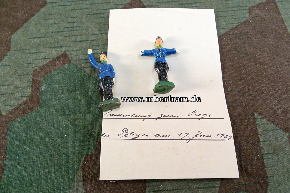 WHW - 2 POLIZEIBEAMTE. März 1936 zum Tag der Polizei. Massefiguren. (Ti.36)