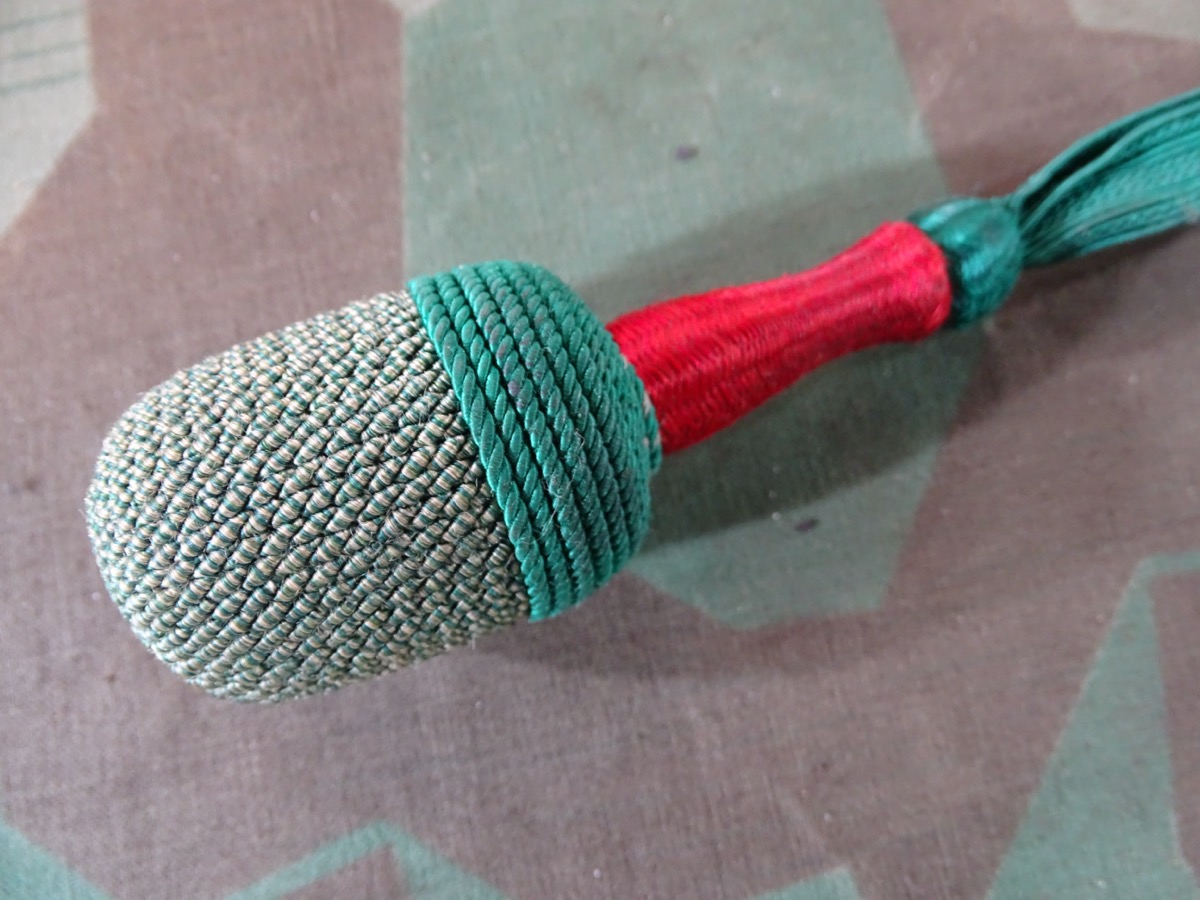 Reichswehr / Wehrmacht früher Troddel für Manschaften, Stab, 2. Bataillon, grün / rot /grün