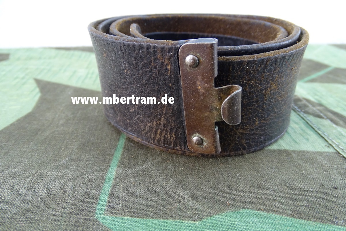 2. Weltkrieg, Koppelriemen für Parteiverbände, ( HJ/ SS...) schwarzes Leder ca. 92cm