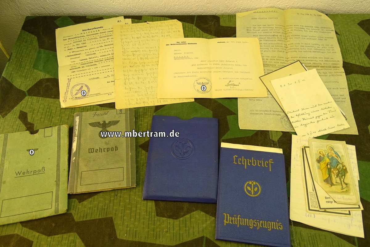 Wehrpass Luftwaffe Nachtjäger, Flugzeugführer Abzeichen u. diverse Dokumente.