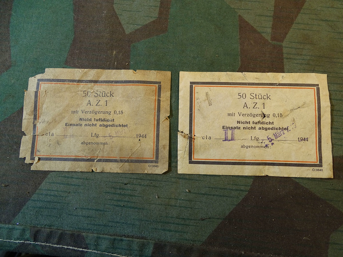 2 Originaletiketten für Transportkise für 50 Stück A.Z.1 Zünder , 1944