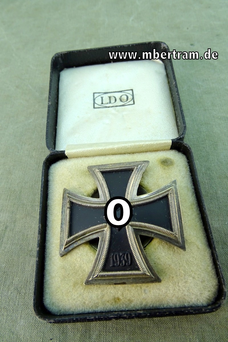 Eisernes Kreuz 1939 1. Klasse an Schraubscheibe, gewölbt,  L 58 Souval,  in LDO Etui
