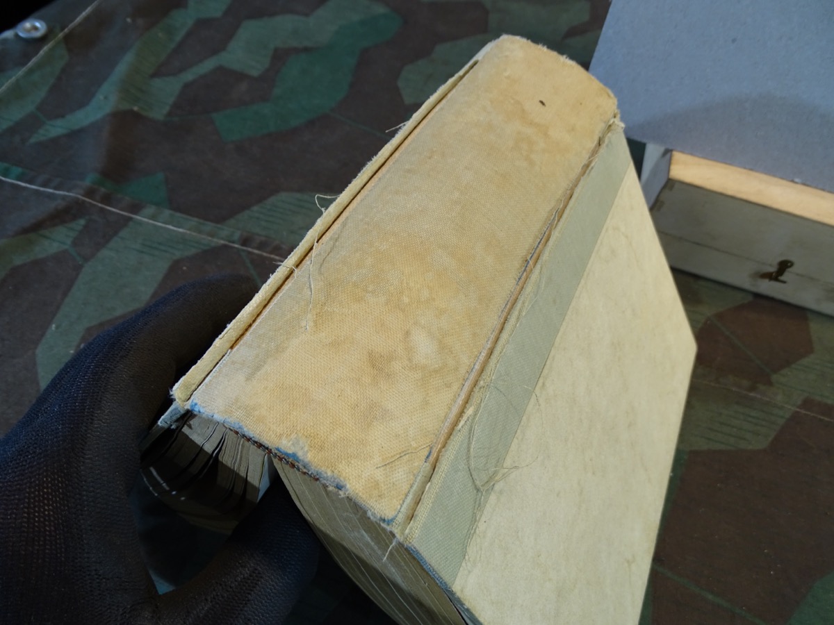Gebundenes Buch mit Landser Sonderbänden und Ritterkreuzträger Bänden Gebundenes Buch mit Landser Sonderbänden und Ritterkreuzträger Bänden