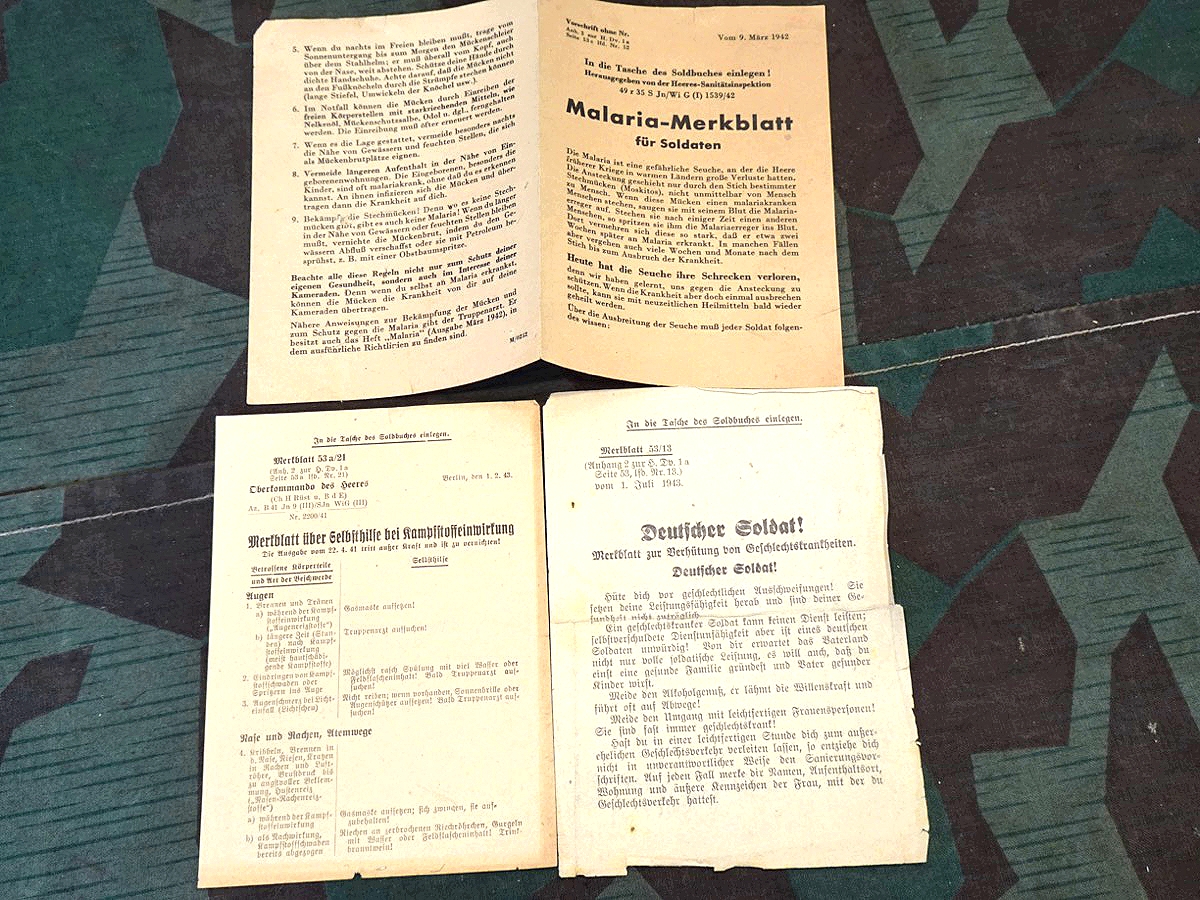 Mehrere Wehrpass Beilagen der Wehrmacht, Malaria Merkblatt, Ruhr Erkrankung etc. 