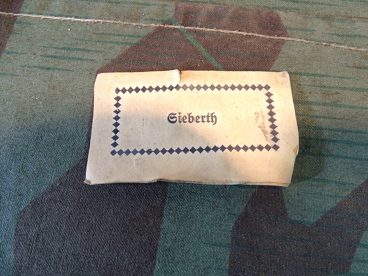 4 Papier Namensschilder für Ausrüstung und Bücher / Dienstanweisungen der Wehrmacht 