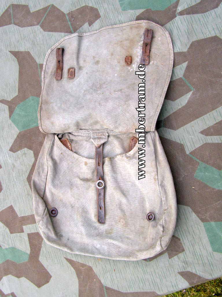 Waffen SS / Wehrmacht: Brotbeutel: Feldgrauer Stoff 1941.
